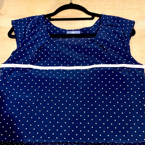 ✨ Navy and White Sleeveless Polka Dot Top - XS - Picture 9 of 10